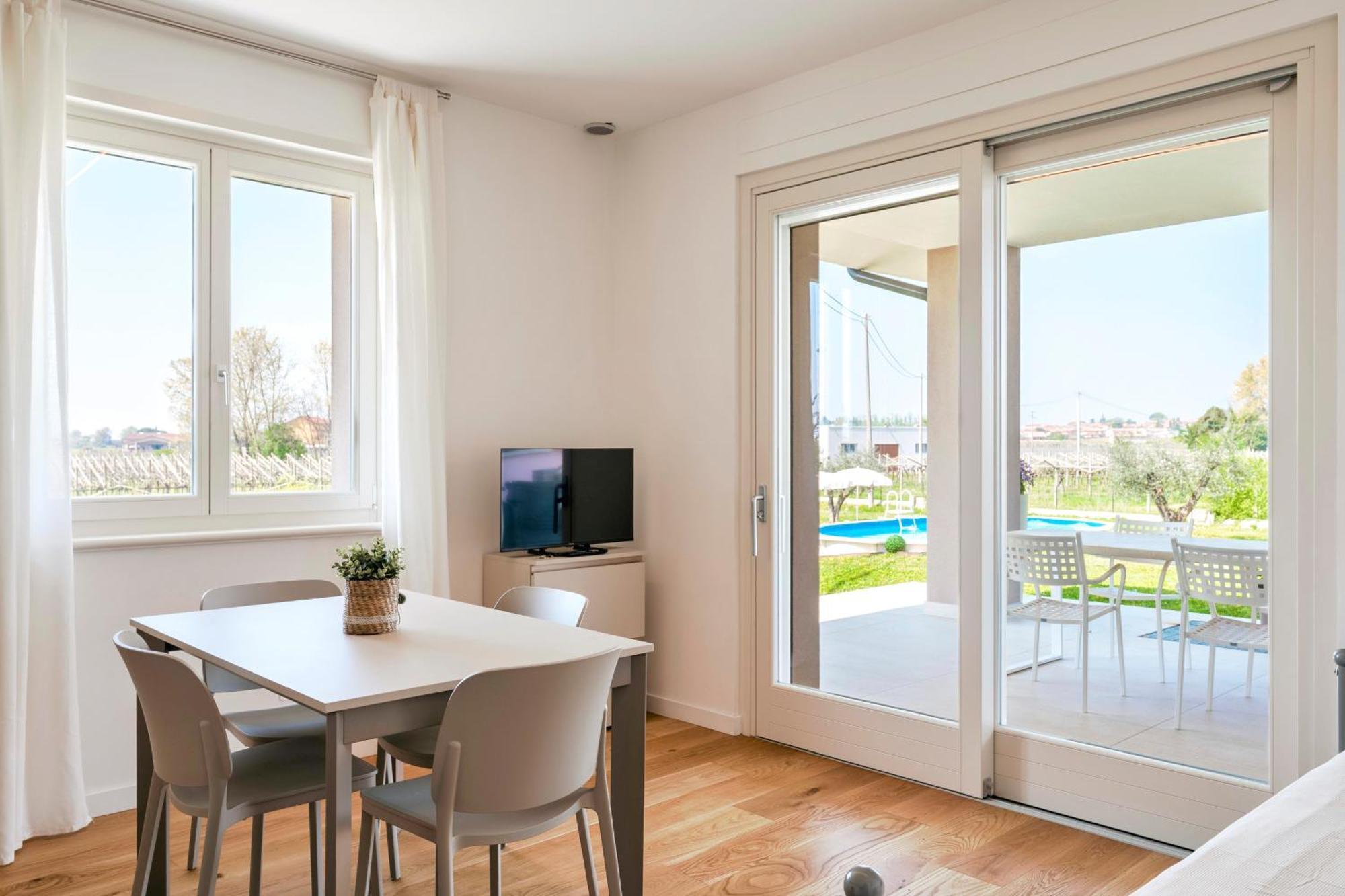 Lagobaldo Apartments - Regarda Travel Кола Экстерьер фото